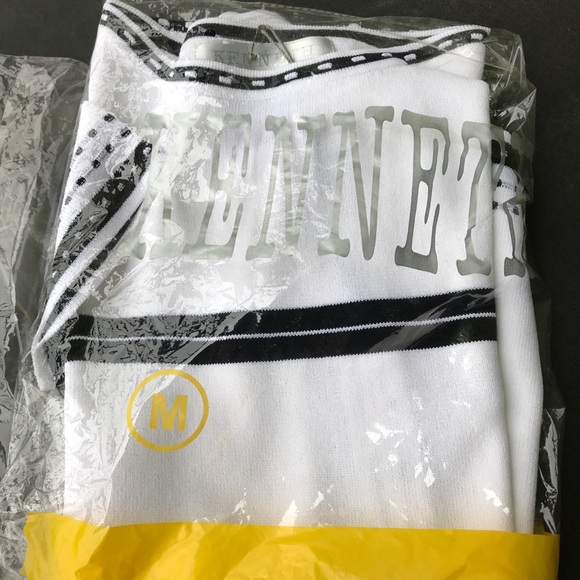 White Sweater w Black stripe Short Sleeve Size M - Picture 3 of 7